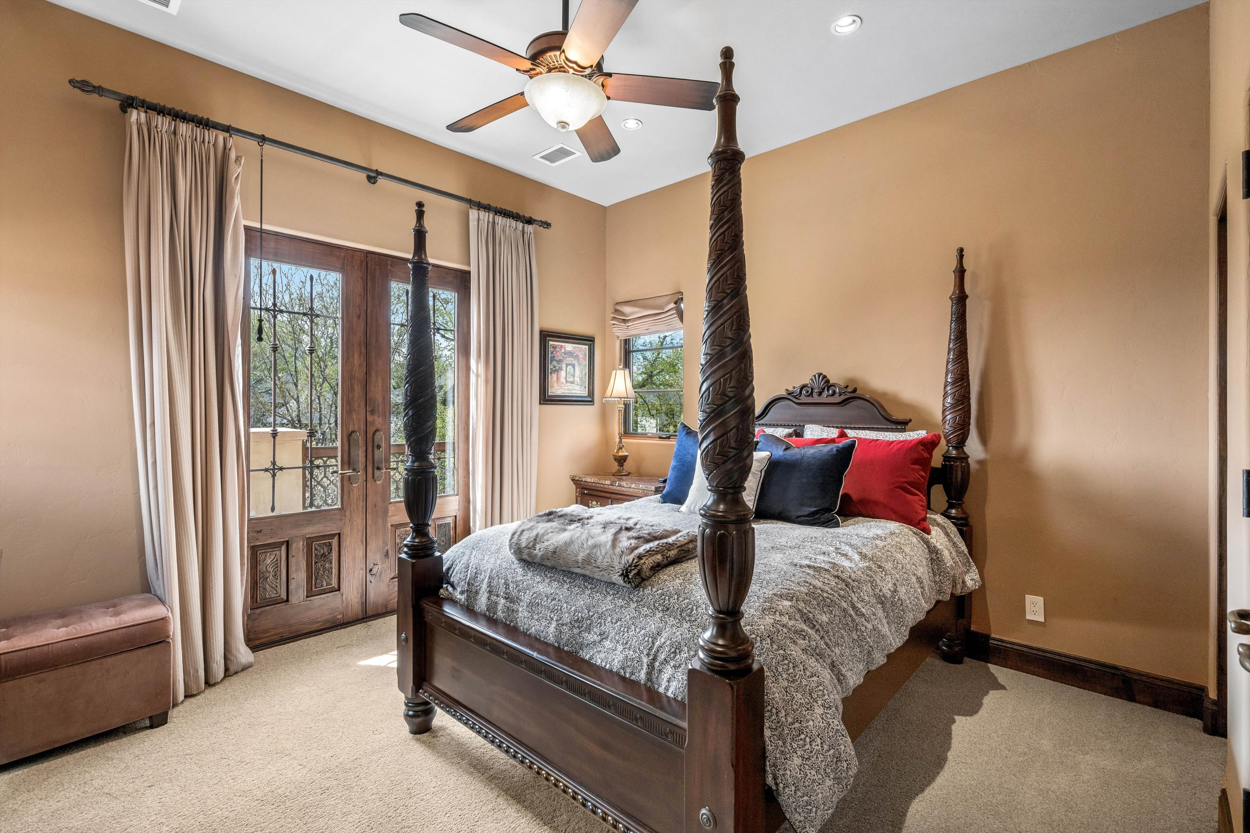  Rare Spanish Colonial Revival Home in One of Observatory Park - 物件實景
