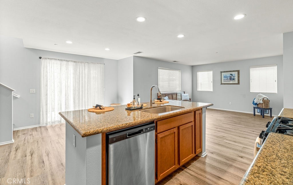 Lake Elsinore, California, 92532, United States, 3 Bedrooms Bedrooms, ,3 BathroomsBathrooms,Residential,For Sale,1979184