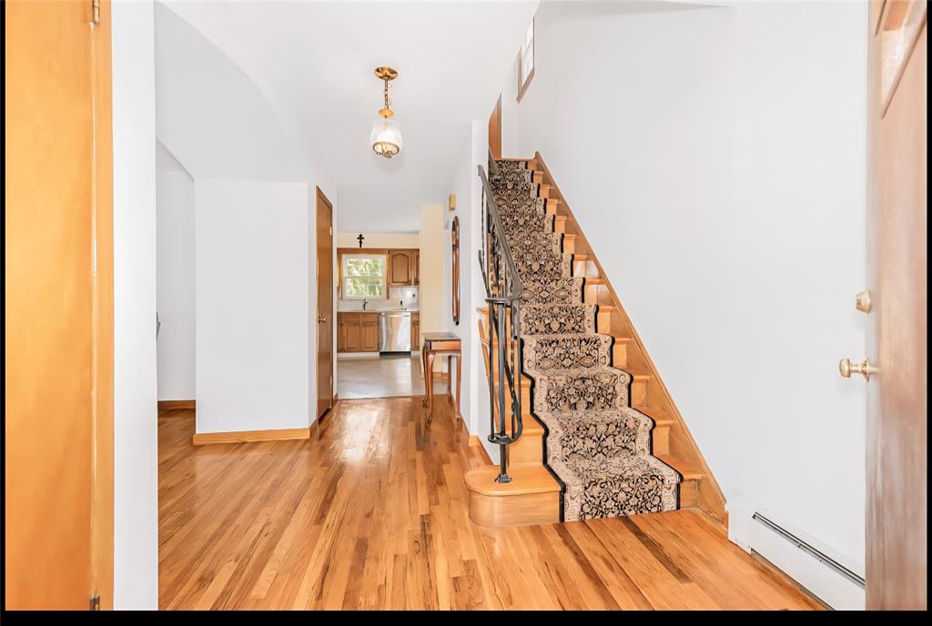 Yonkers, New York, 10701, United States, 3 Bedrooms Bedrooms, ,3 BathroomsBathrooms,Residential,For Sale,1983321