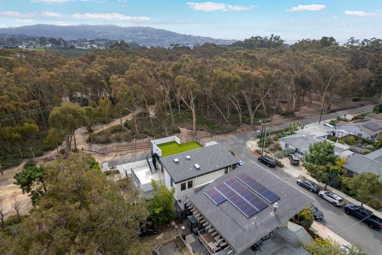 La Jolla, California, 92037, United States, 4 Bedrooms Bedrooms, ,3 BathroomsBathrooms,Residential,For Sale,1992074