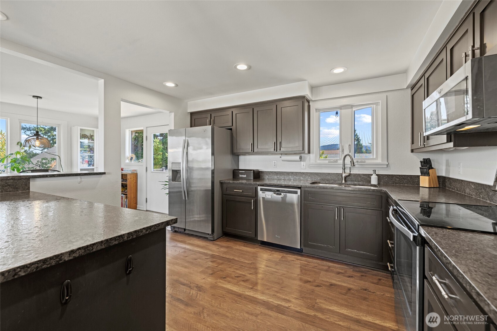 Anacortes, Washington, 98221, United States, 3 Bedrooms Bedrooms, ,1 BathroomBathrooms,Residential,For Sale,1914220