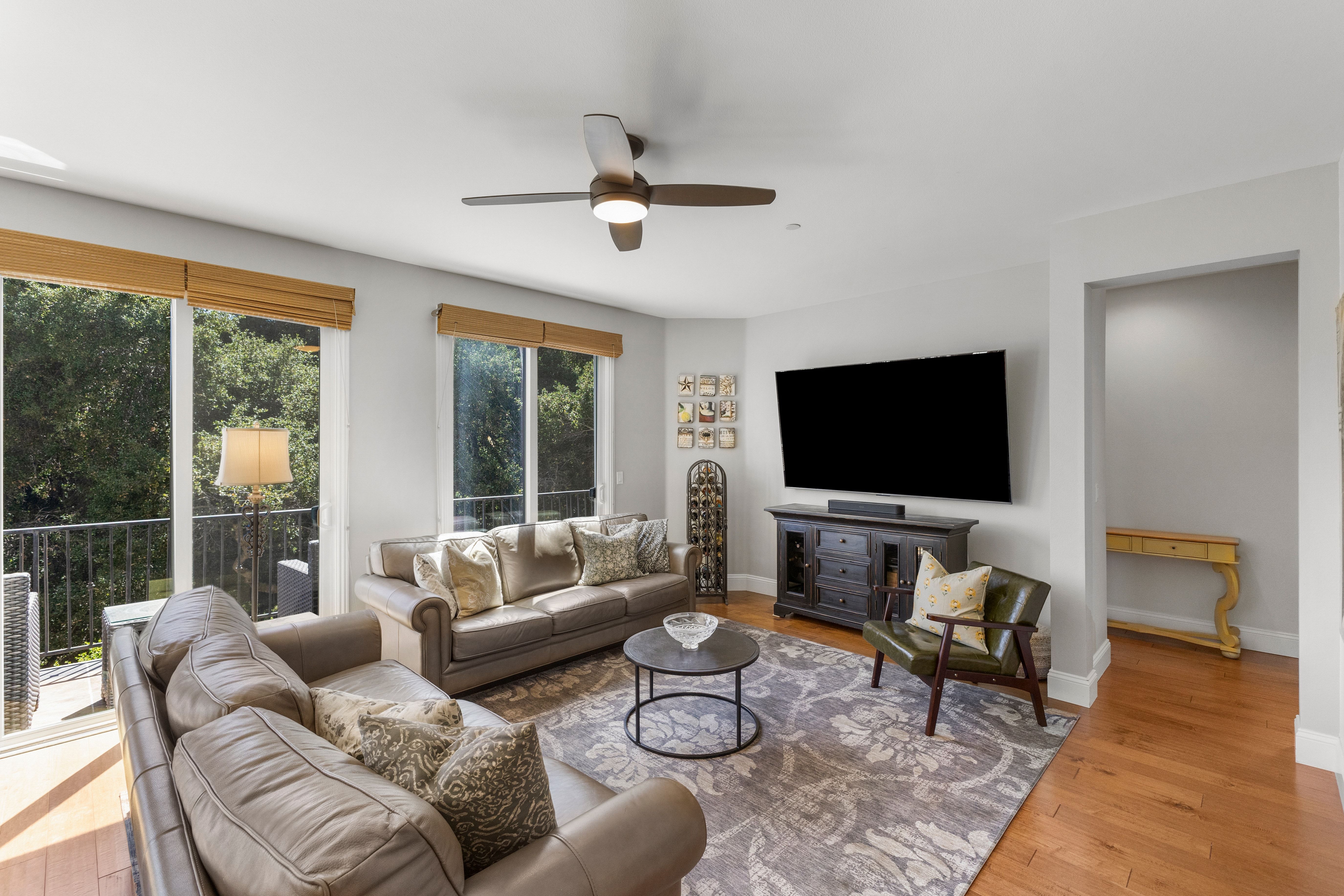  Custom Home on a Spectacular View Lot with Majestic Heritage Oak - 物件實景