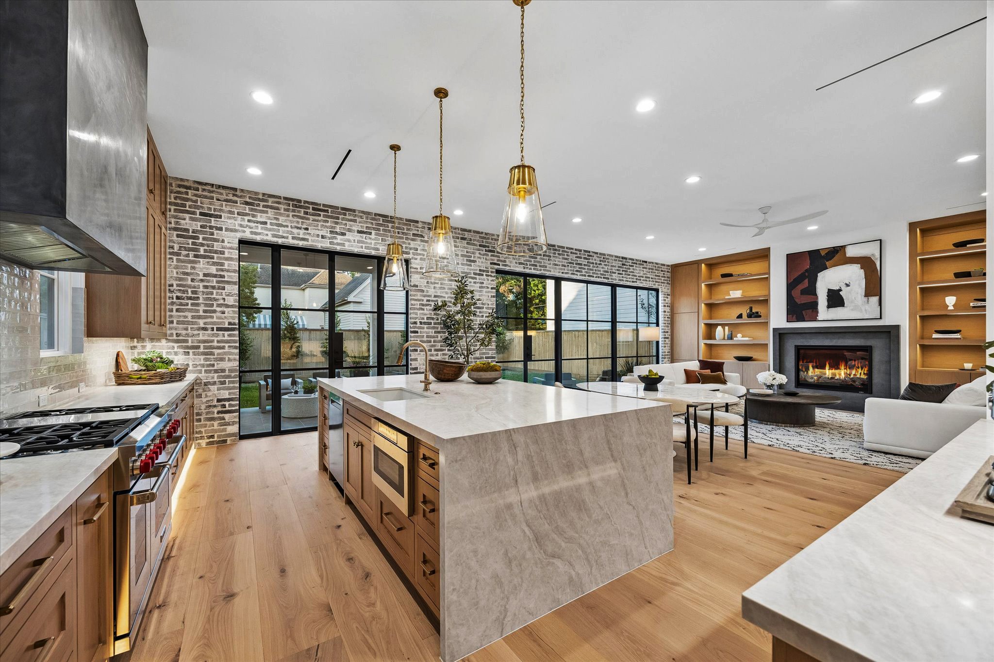  4230 Riley Street - 物件實景