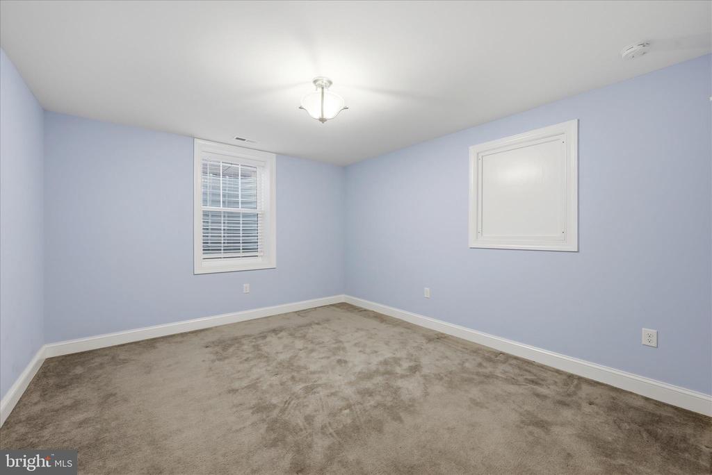 Winchester, Virginia, 22602, United States, 6 Bedrooms Bedrooms, ,5 BathroomsBathrooms,Residential,For Sale,2032756