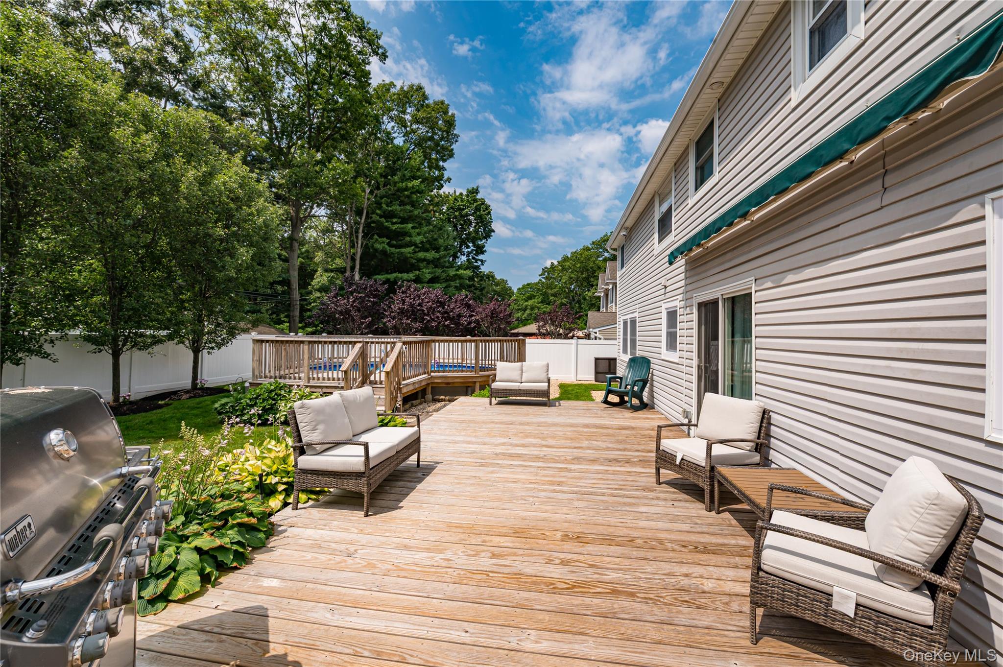  16 Sussex Lane, Lake Grove, NY, 11755 - 物件實景