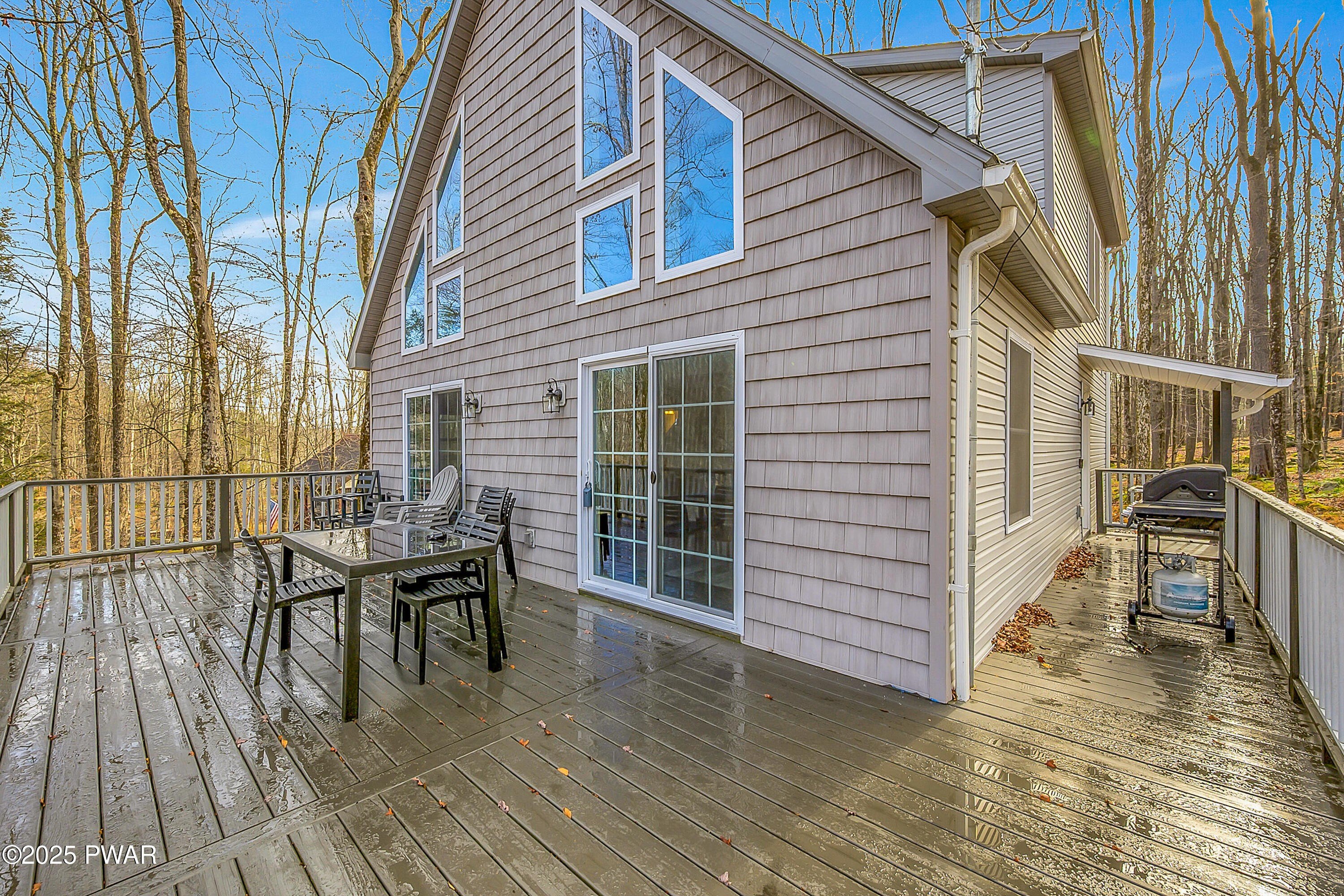 Lake Ariel, Pennsylvania, 18436, United States, 4 Bedrooms Bedrooms, ,4 BathroomsBathrooms,Residential,For Sale,1998731