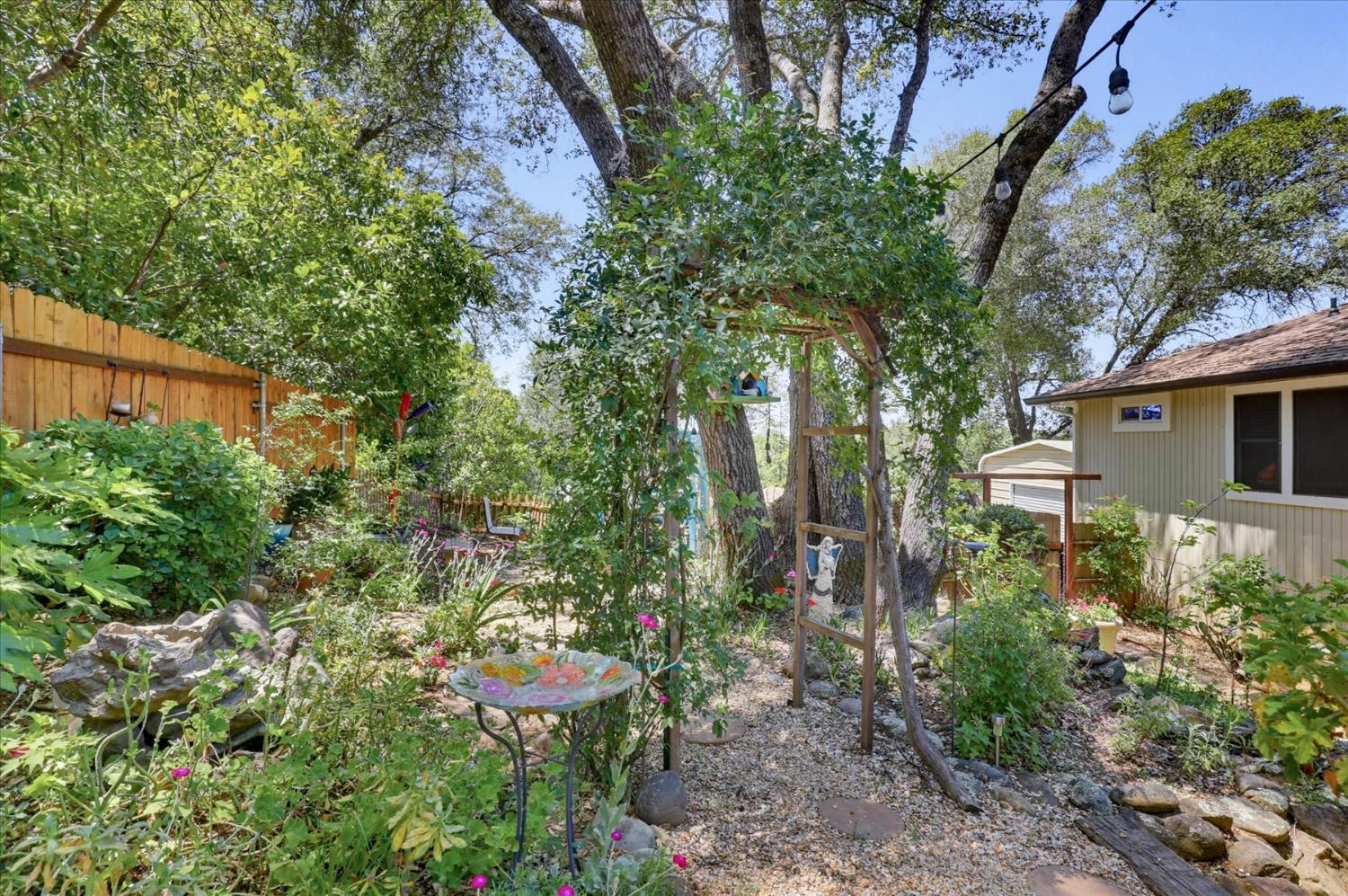 Auburn, California, 95602, United States, 4 Bedrooms Bedrooms, ,2 BathroomsBathrooms,Residential,For Sale,2048414