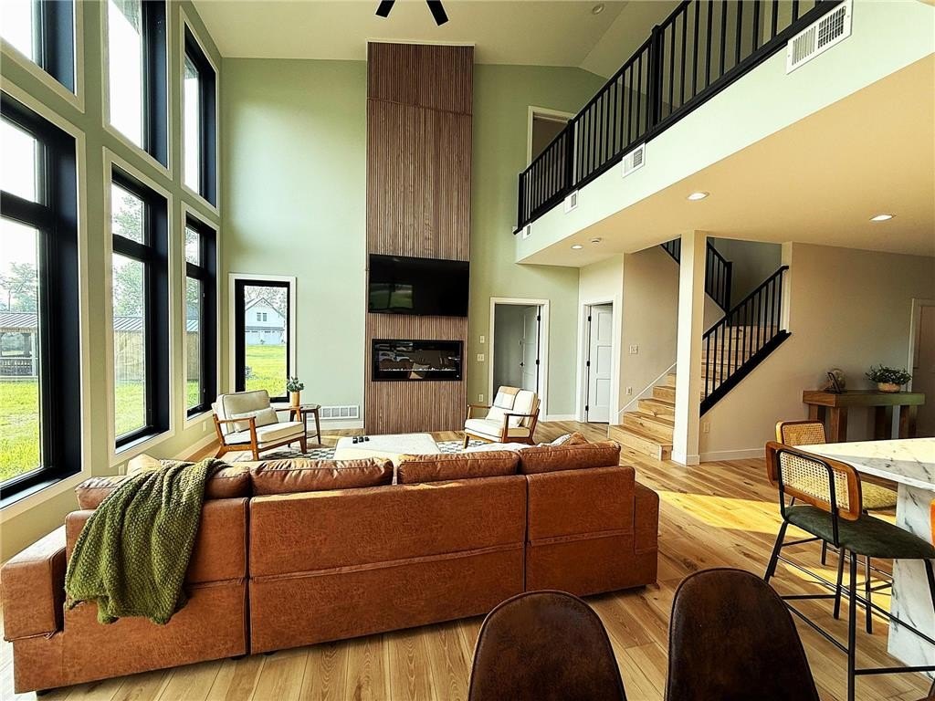 Alexandria, Minnesota, 56308, United States, 4 Bedrooms Bedrooms, ,2 BathroomsBathrooms,Residential,For Sale,2019044