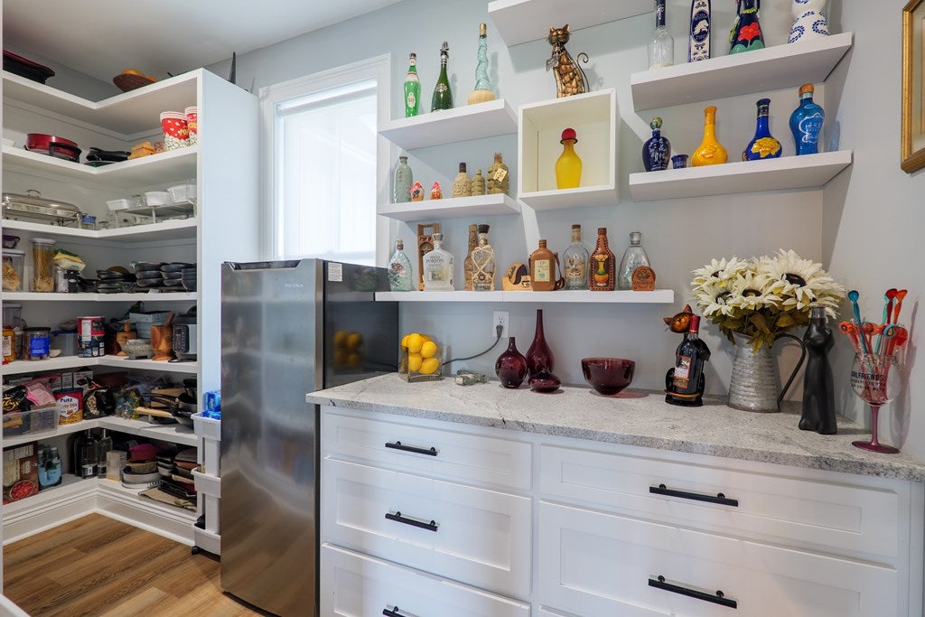 Valdosta, Georgia, 31601, United States, 4 Bedrooms Bedrooms, ,5 BathroomsBathrooms,Residential,For Sale,1991156