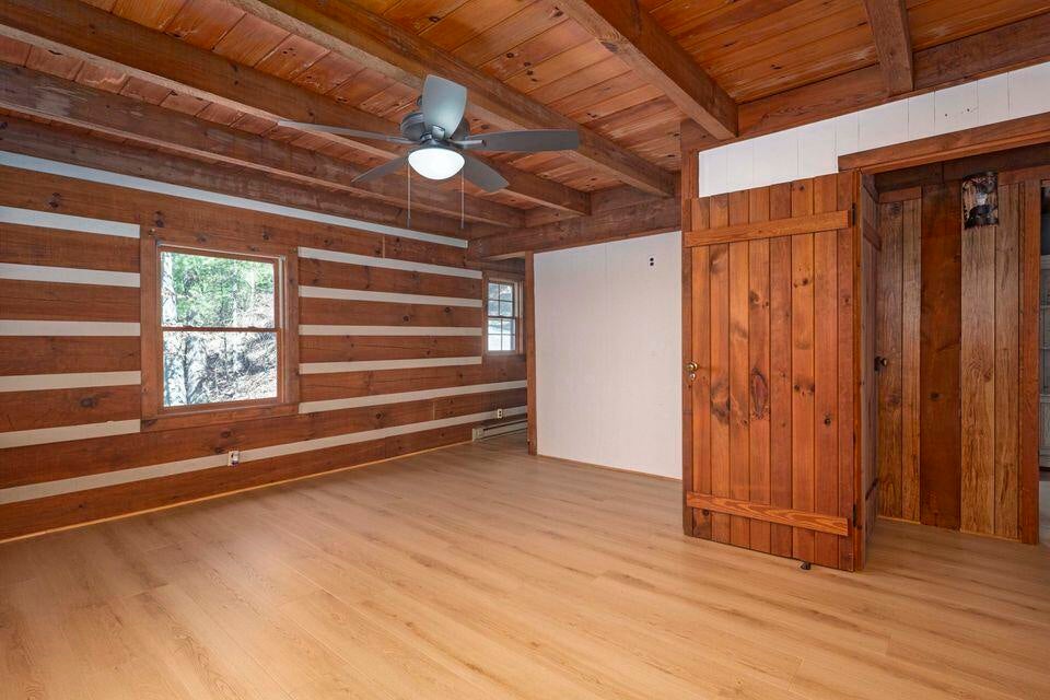 Spring City, Tennessee, 37381, United States, 1 Bedroom Bedrooms, ,2 BathroomsBathrooms,Residential,For Sale,1826365