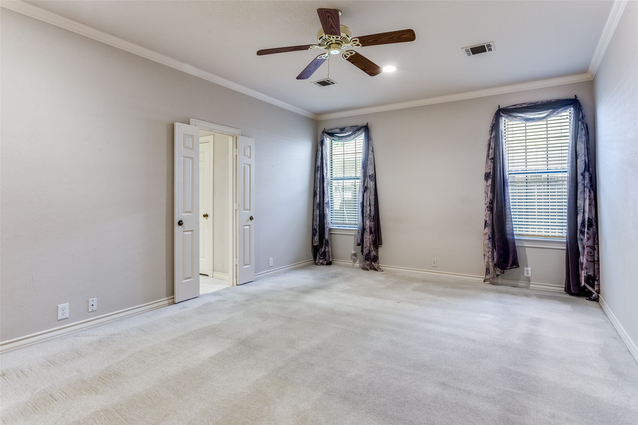 Fort Worth, Texas, 76109, United States, 3 Bedrooms Bedrooms, ,2 BathroomsBathrooms,Residential,For Sale,1918237
