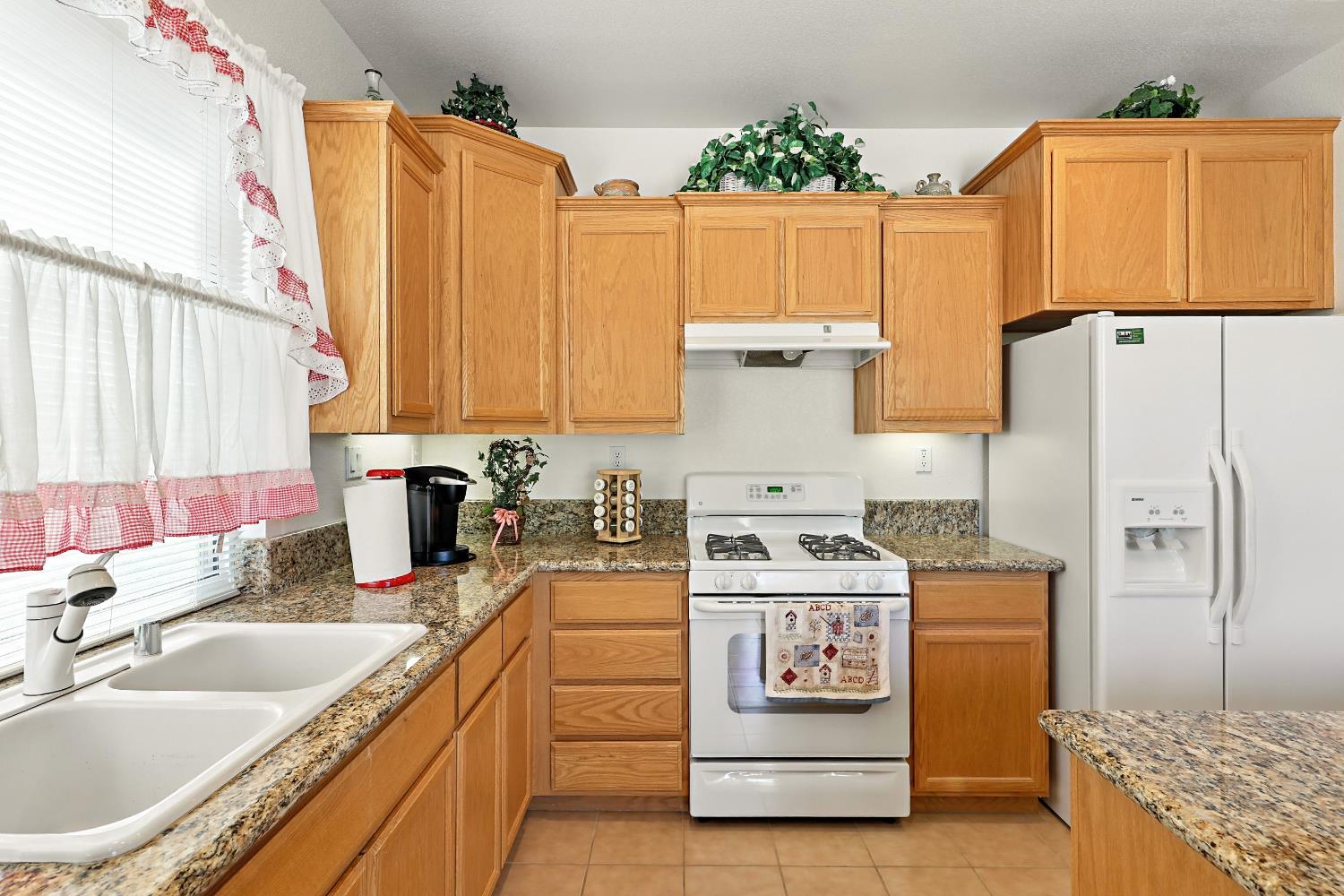 Chowchilla, California, 93610, United States, 4 Bedrooms Bedrooms, ,3 BathroomsBathrooms,Residential,For Sale,1921259