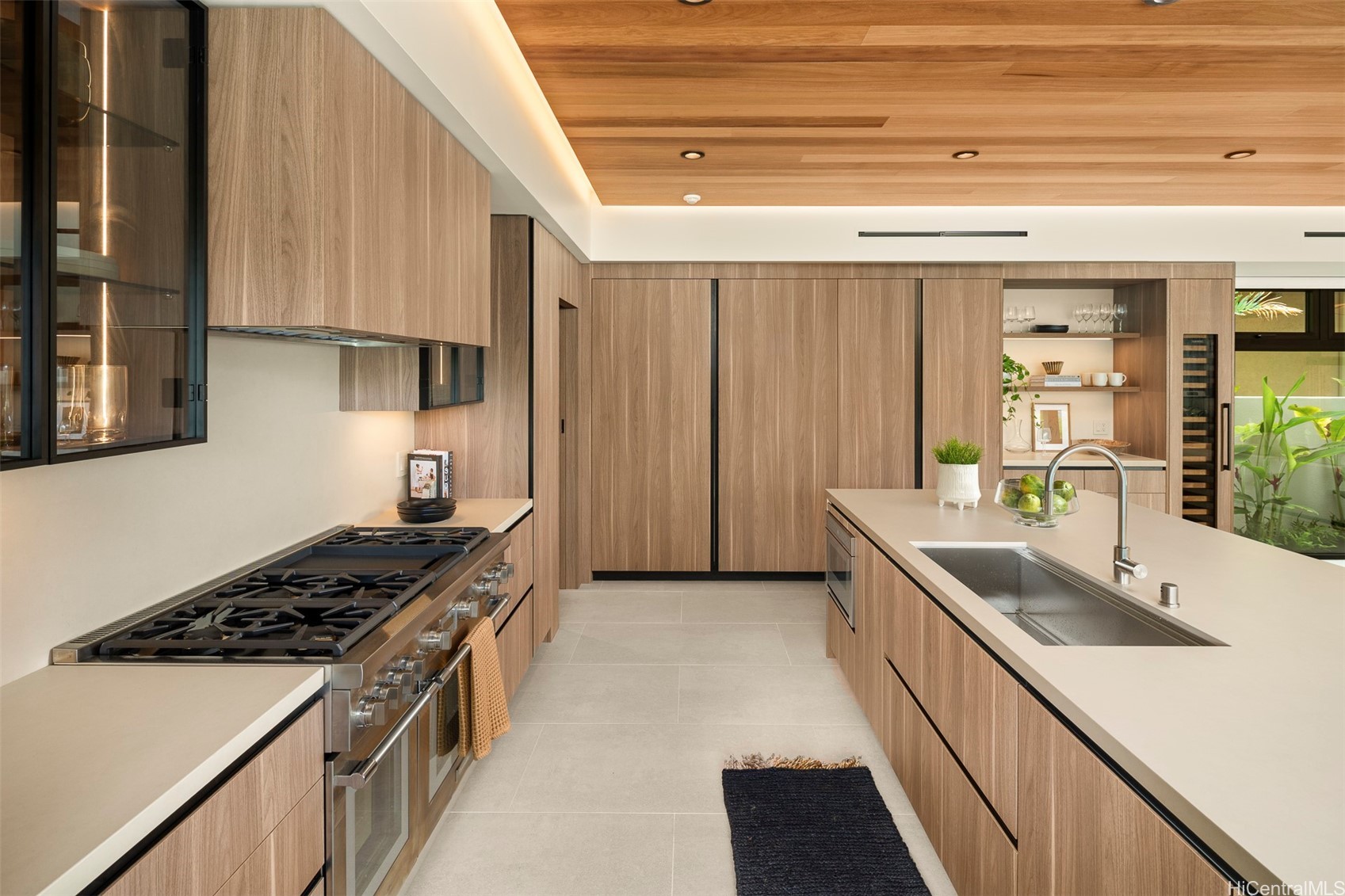 Honolulu, Hawaii, 96816, United States, 5 Bedrooms Bedrooms, ,6 BathroomsBathrooms,Residential,For Sale,1989143