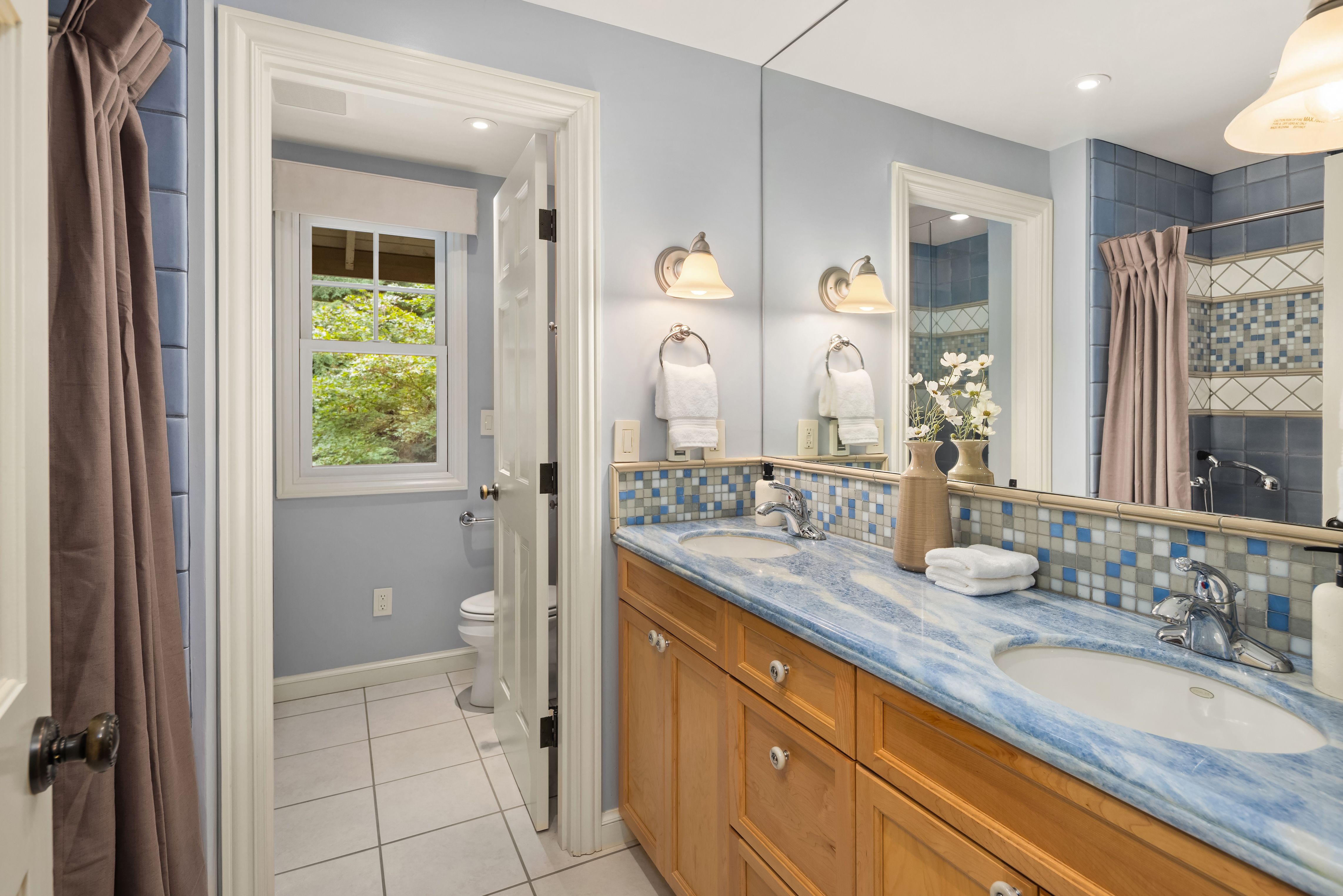  21007 NE 117th St, Redmond, WA 98053 - 物件實景