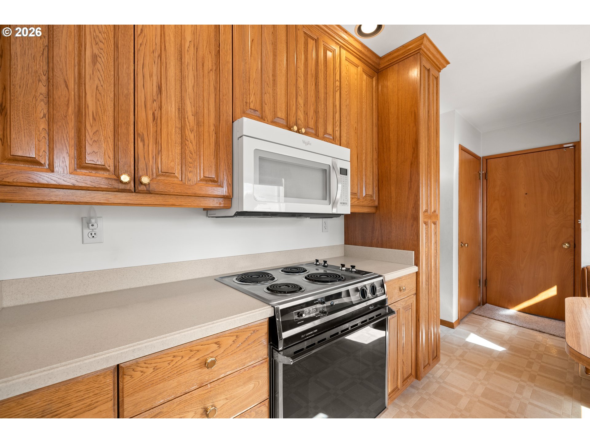Portland, Oregon, 97230, United States, 3 Bedrooms Bedrooms, ,2 BathroomsBathrooms,Residential,For Sale,2040428