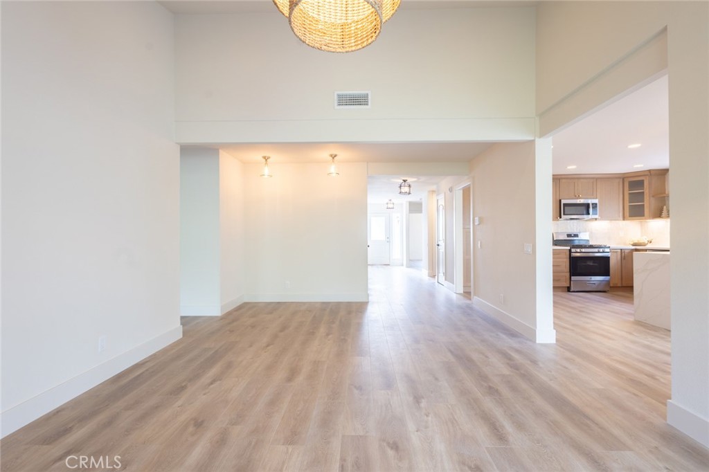 Mission Viejo, California, 92692, United States, 3 Bedrooms Bedrooms, ,2 BathroomsBathrooms,Residential,For Sale,1997044