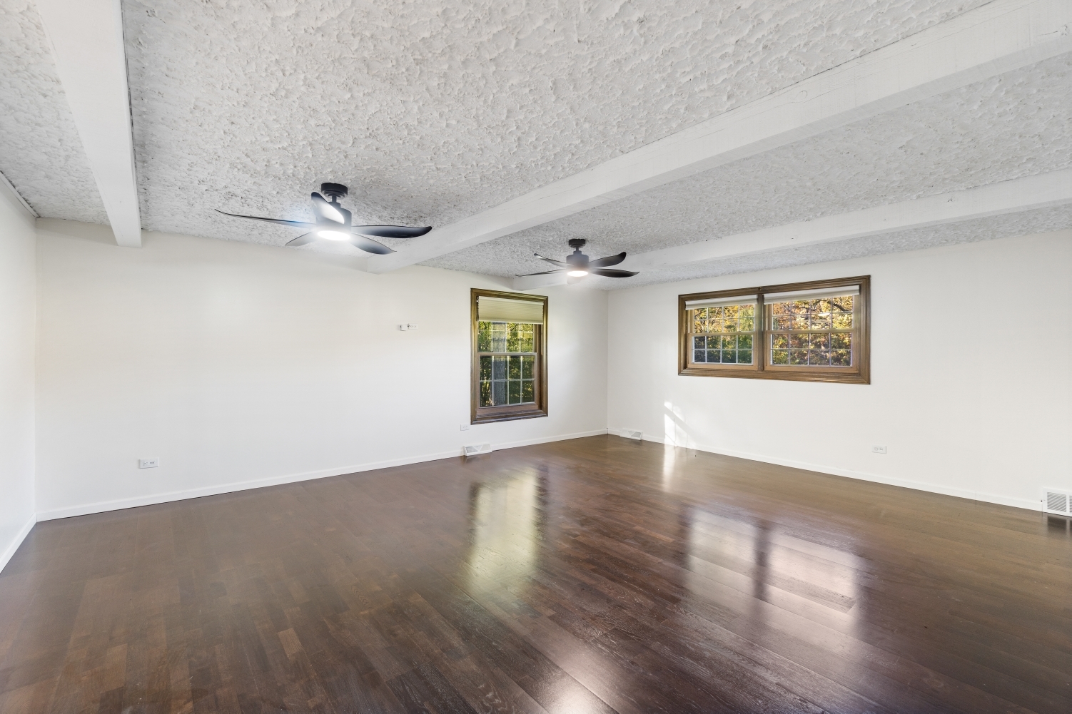 Winthrop Harbor, Illinois, 60096, United States, 5 Bedrooms Bedrooms, ,4 BathroomsBathrooms,Residential,For Sale,2005898