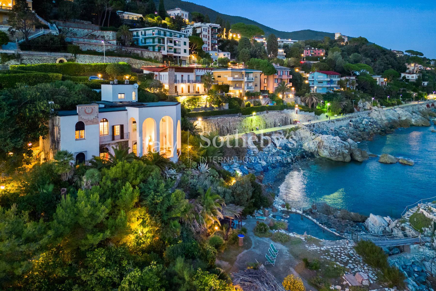  Elegant villa with private bay in Varazze - 物件實景