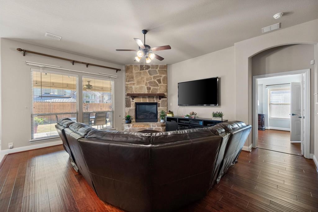 Grand Prairie, Texas, 75054, United States, 4 Bedrooms Bedrooms, ,3 BathroomsBathrooms,Residential,For Sale,1992930