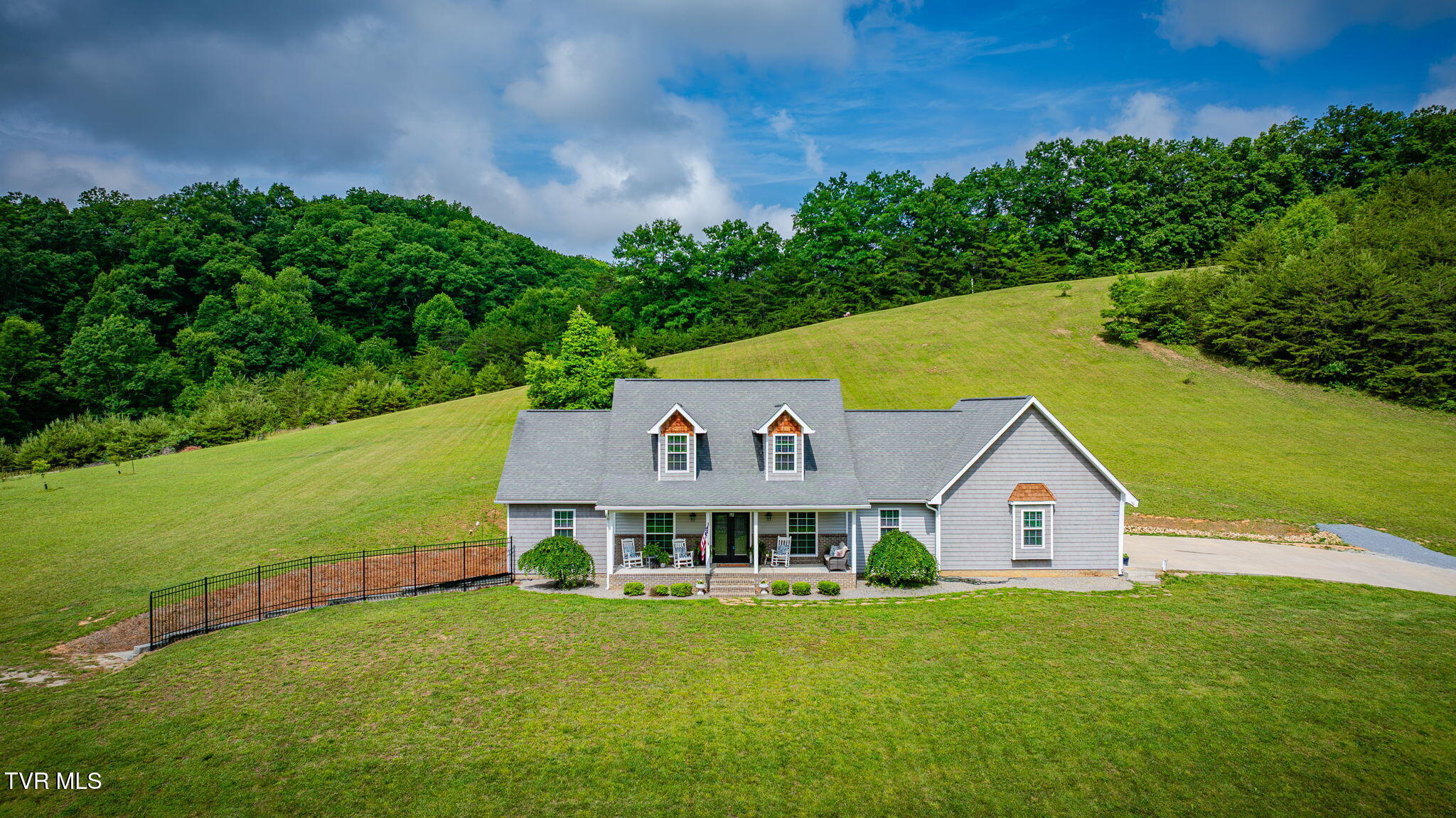 Bluff City, Tennessee, 37618, United States, 3 Bedrooms Bedrooms, ,4 BathroomsBathrooms,Residential,For Sale,2048525