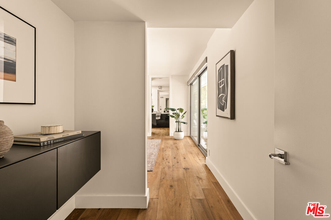 Los Angeles, California, 90027, United States, 4 Bedrooms Bedrooms, ,2 BathroomsBathrooms,Residential,For Sale,1989573