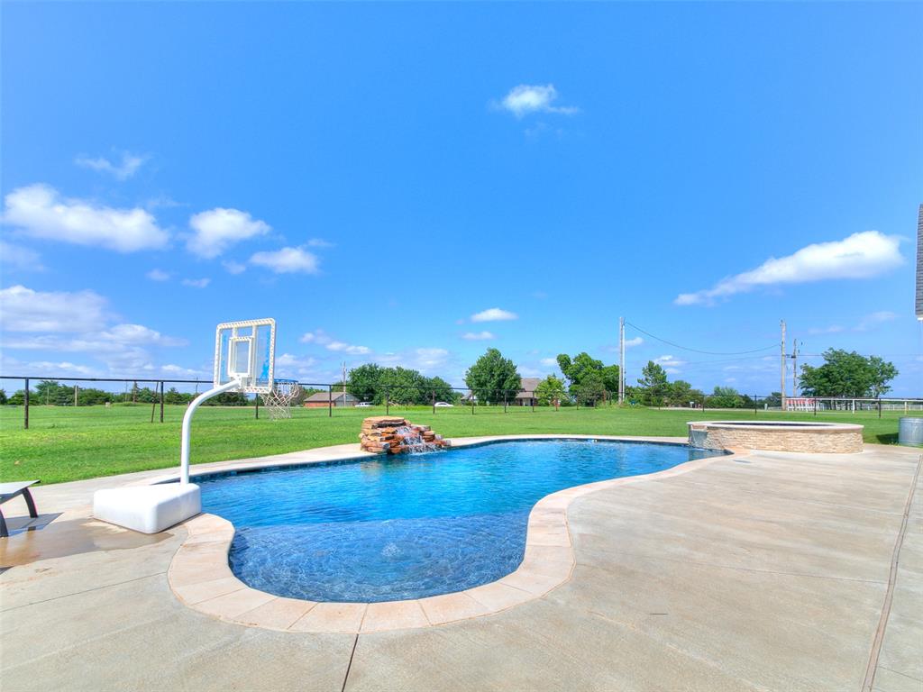 Piedmont, Oklahoma, 73078, United States, 4 Bedrooms Bedrooms, ,6 BathroomsBathrooms,Residential,For Sale,1974155