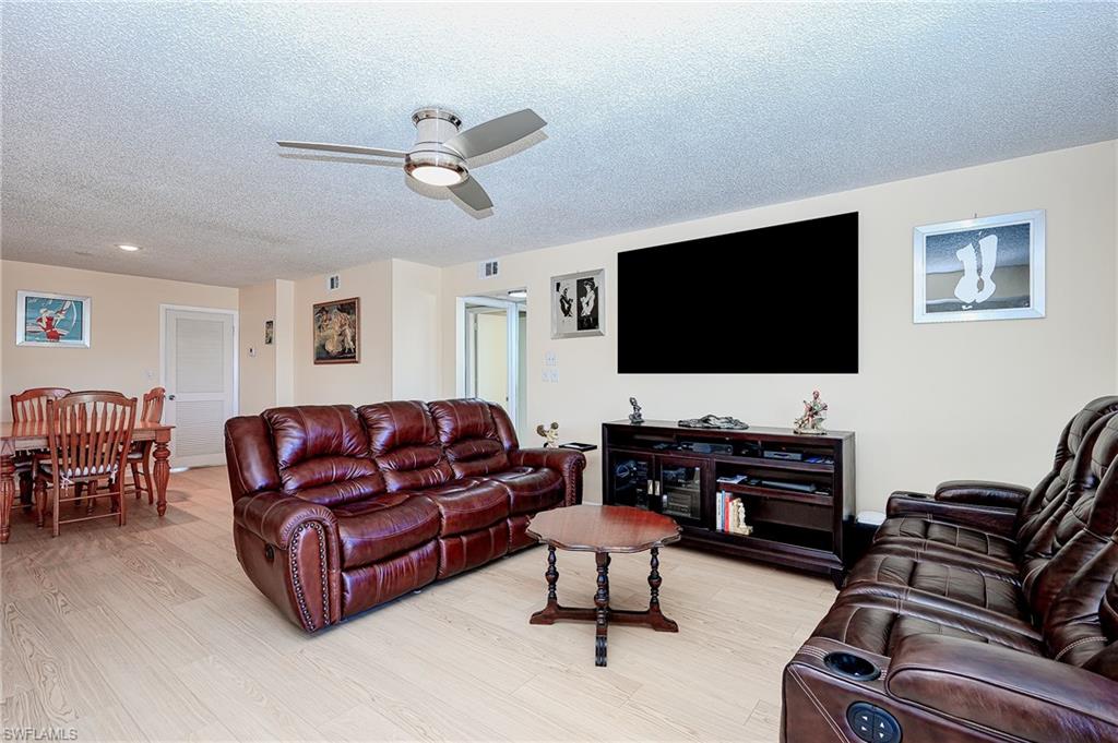 Naples, Florida, 34102, United States, 2 Bedrooms Bedrooms, ,2 BathroomsBathrooms,Residential,For Sale,1867341