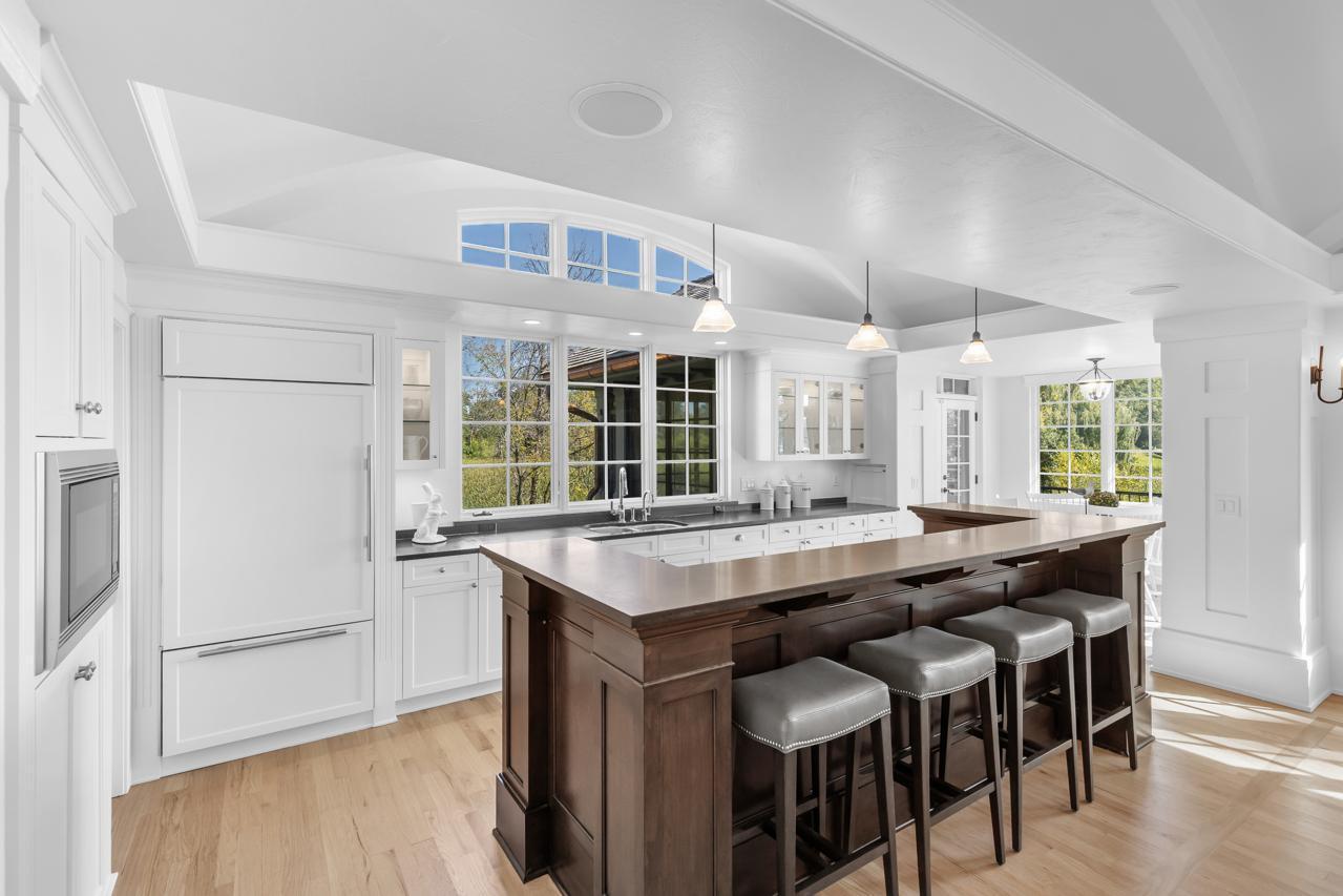 Orono, Minnesota, 55364, United States, 4 Bedrooms Bedrooms, ,4 BathroomsBathrooms,Residential,For Sale,1988176