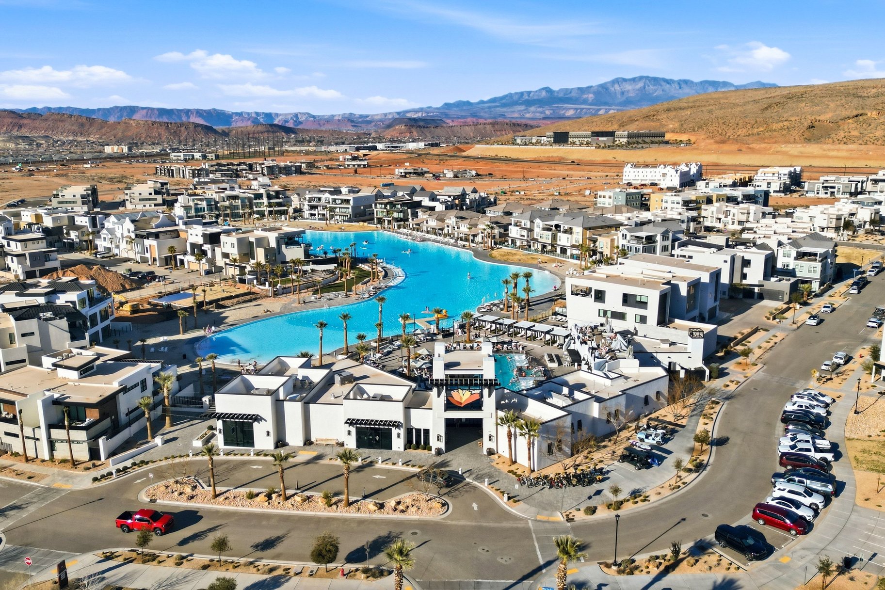  Top-Floor Desert Color Retreat With Lagoon Access & Views - 物件實景