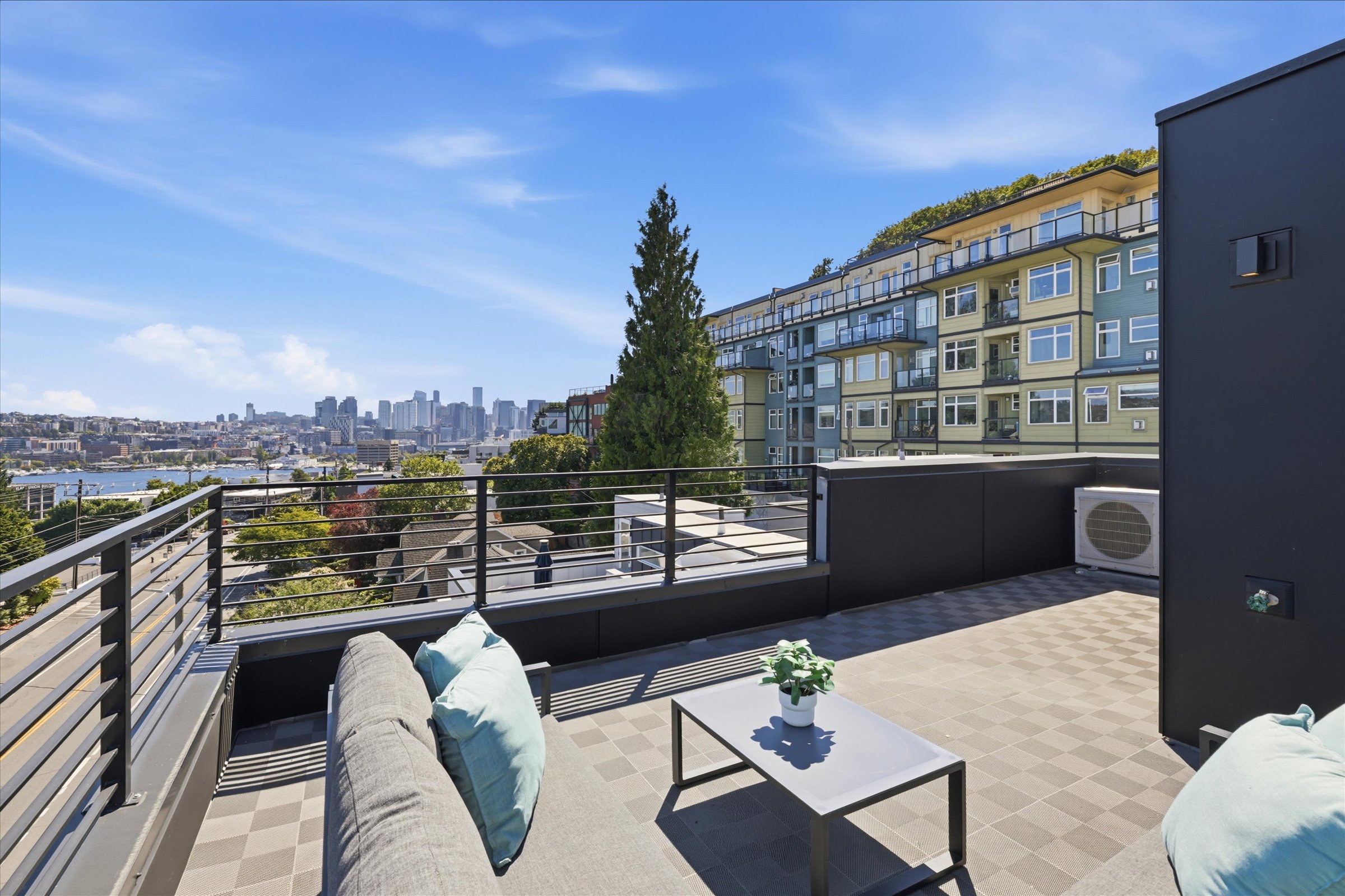  2011 Dexter Ave N Unit #A, Seattle, WA 98109 - 物件實景