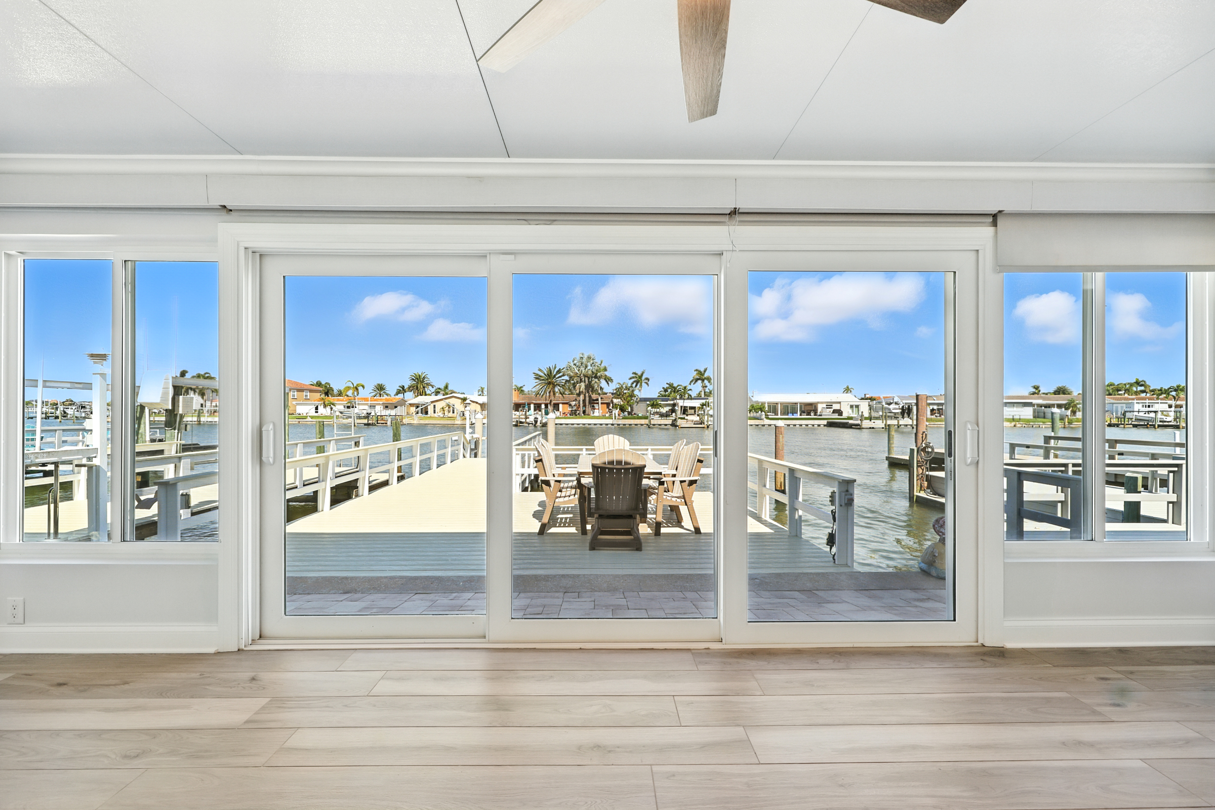 St. Petersburg, Florida, 33708, United States, 2 Bedrooms Bedrooms, ,2 BathroomsBathrooms,Residential,For Sale,1976301