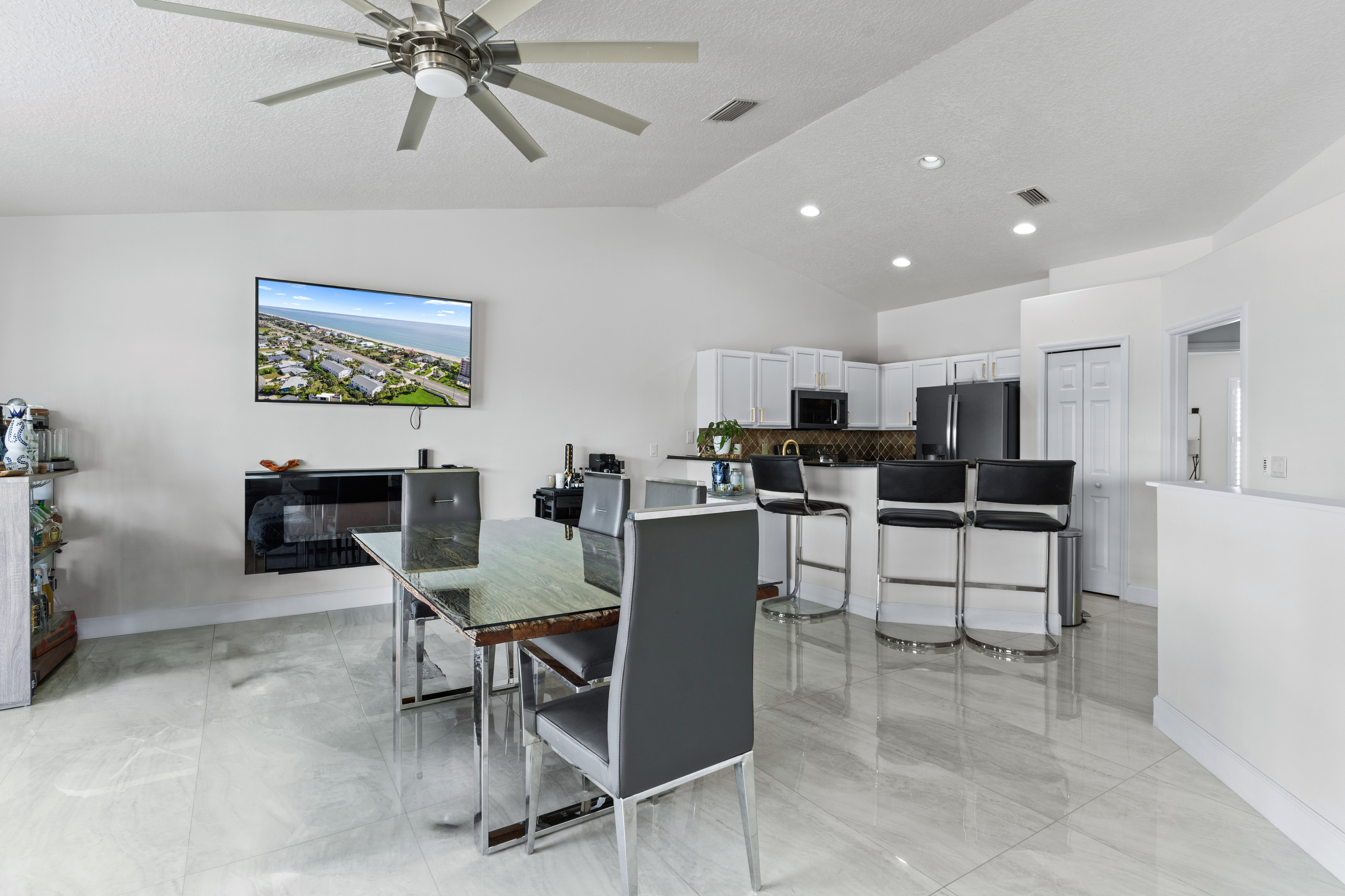  1883 Cato Court, Unit #B-2, Indialantic, FL, 32903 - 物件實景