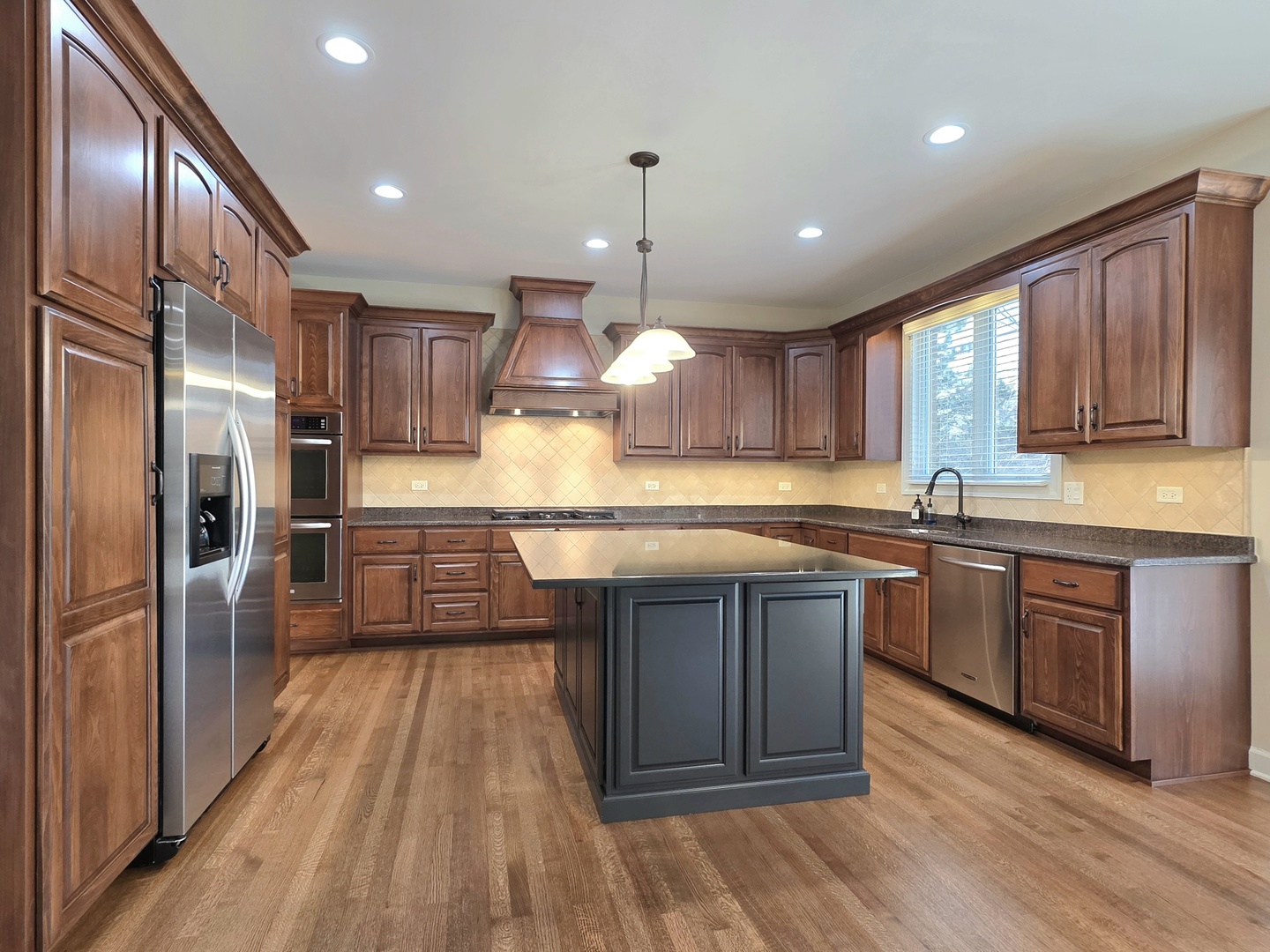 Mokena, Illinois, 60448, United States, 5 Bedrooms Bedrooms, ,4 BathroomsBathrooms,Residential,For Sale,2005641