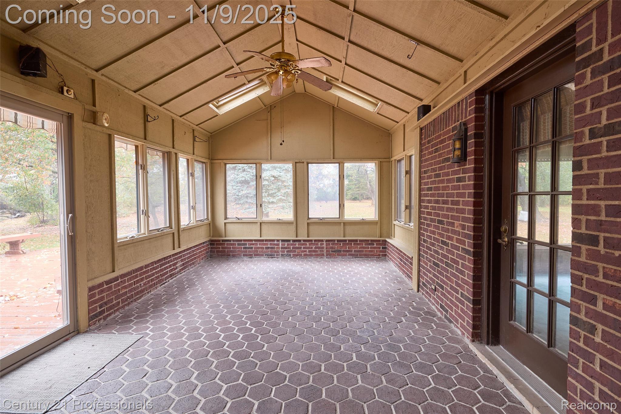 Rochester, Michigan, 48306, United States, 5 Bedrooms Bedrooms, ,6 BathroomsBathrooms,Residential,For Sale,1987117