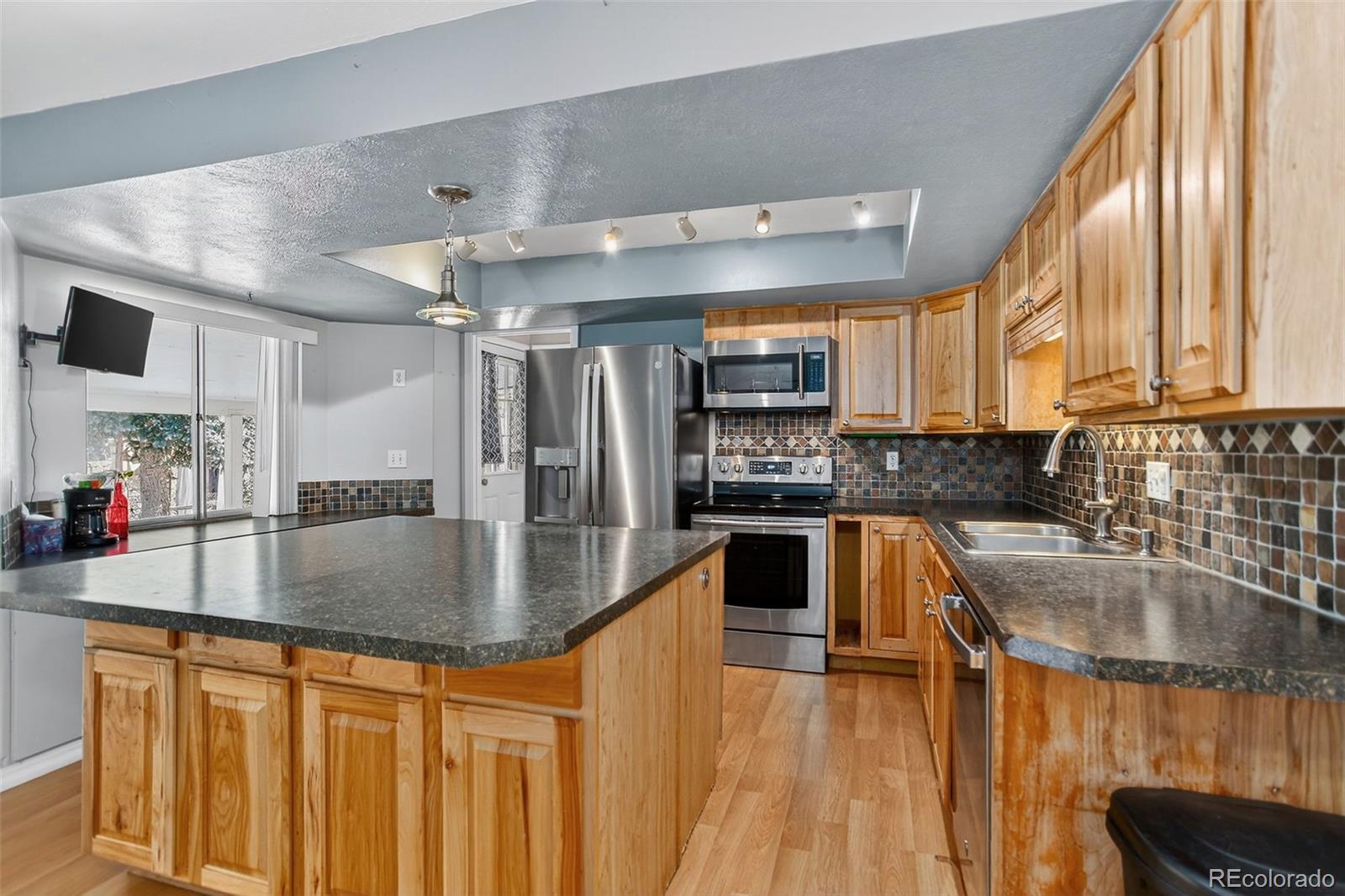 Arvada, Colorado, 80003, United States, 5 Bedrooms Bedrooms, ,1 BathroomBathrooms,Residential,For Sale,1956367