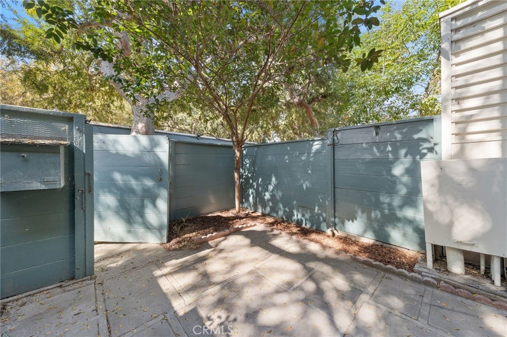 5162 Village Green #96, Los Angeles, California, 90016, United States, 2 Bedrooms Bedrooms, ,1 BathroomBathrooms,Residential,For Sale,5162 Village Green #96,1649469
