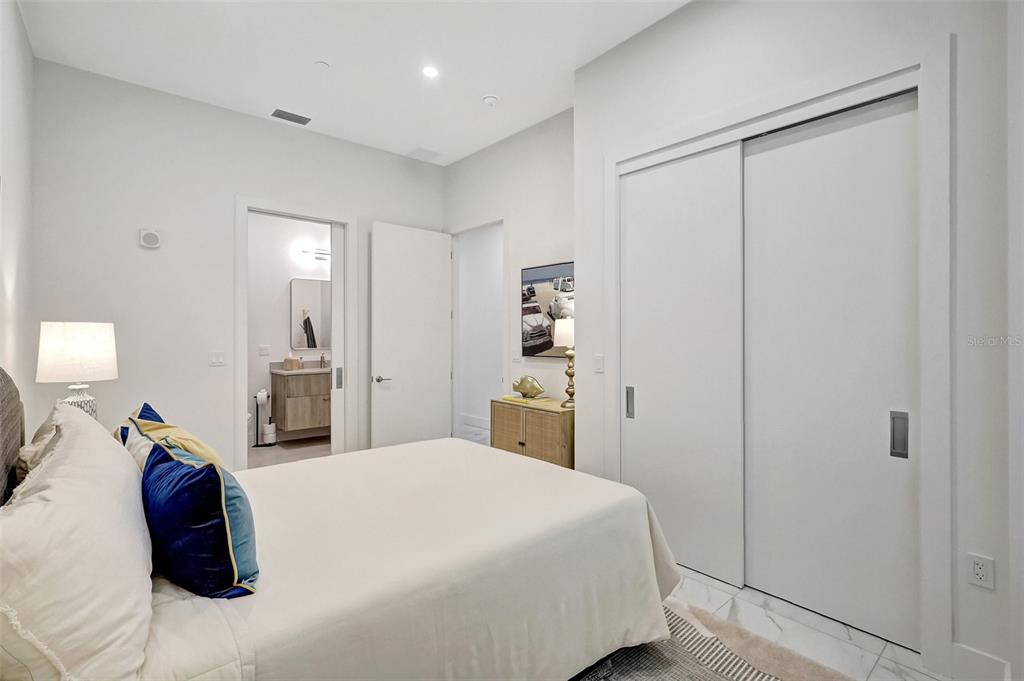 Sarasota, Florida, 34236, United States, 3 Bedrooms Bedrooms, ,4 BathroomsBathrooms,Residential,For Sale,1828539
