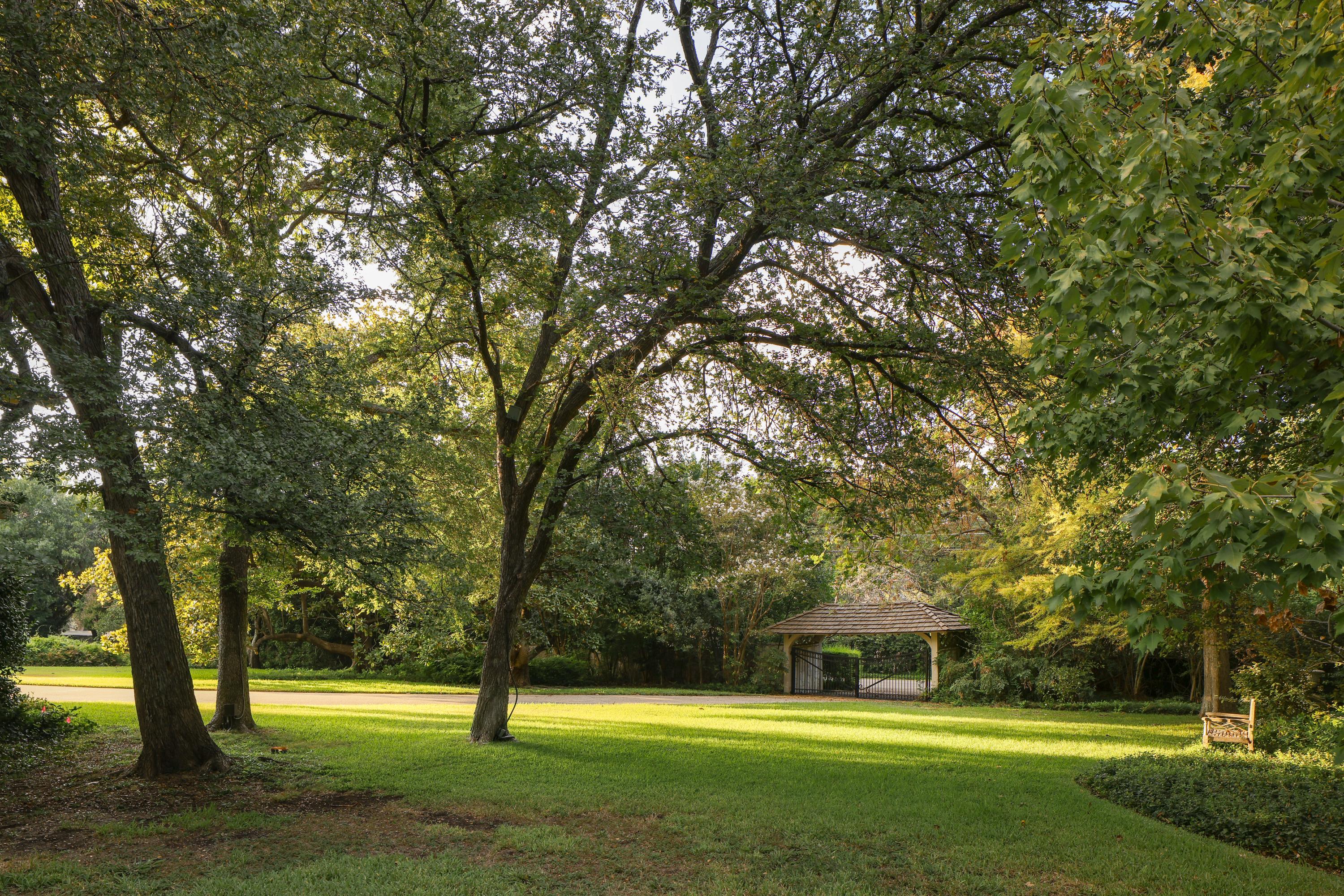  Singular Historic Preston Hollow Estate - 物件實景