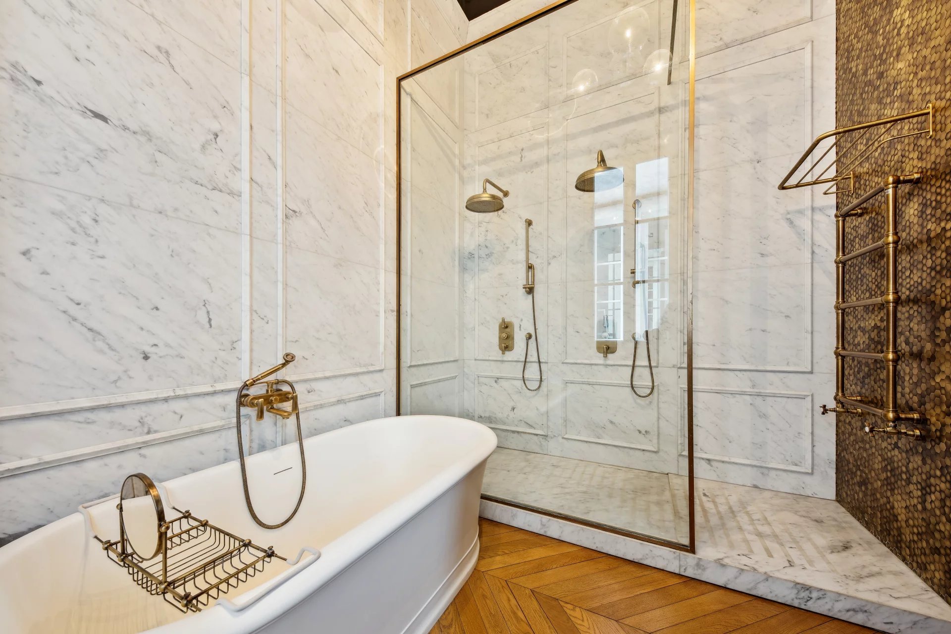Paris 7th, Île-de-France, 75007, FR, 4 Bedrooms Bedrooms, ,1 BathroomBathrooms,Residential,For Sale,1609939
