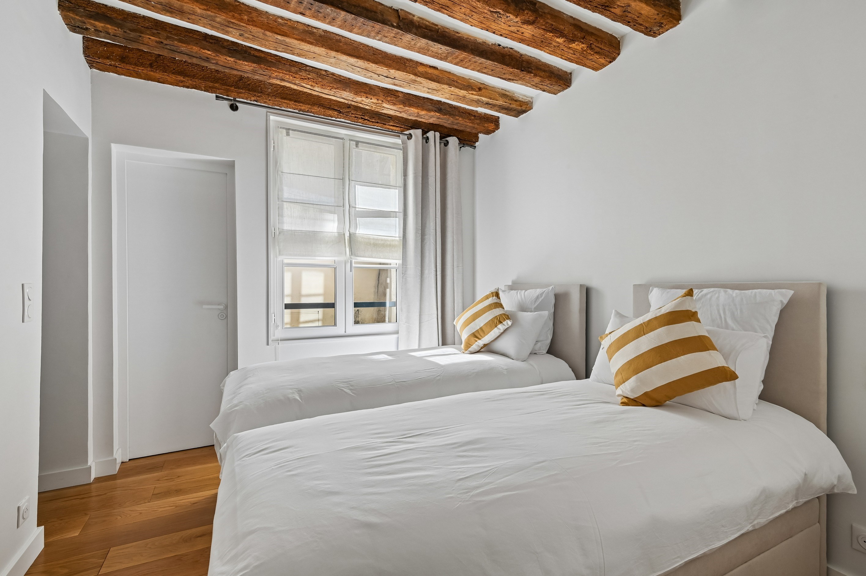  Paris 3rd - Duplex with cathedral roof renovated on the top floor. - 物件實景