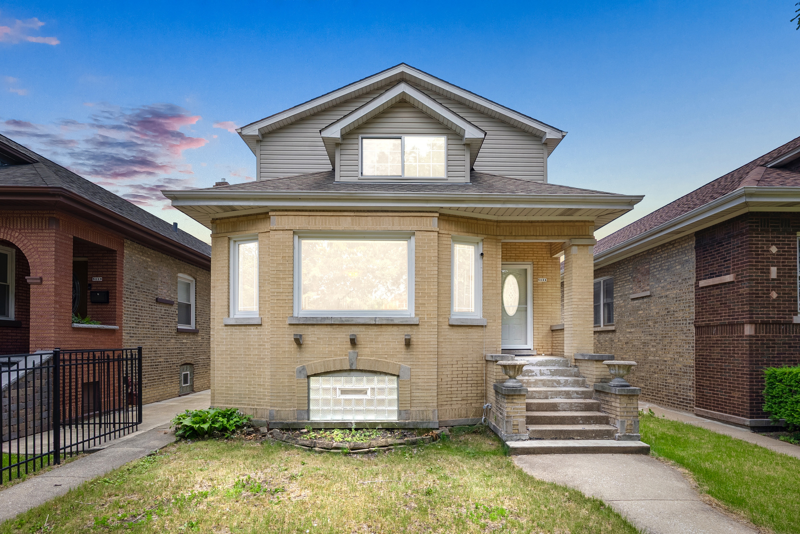Chicago, Illinois, 60641, United States, 4 Bedrooms Bedrooms, ,3 BathroomsBathrooms,Residential,For Sale,1940244