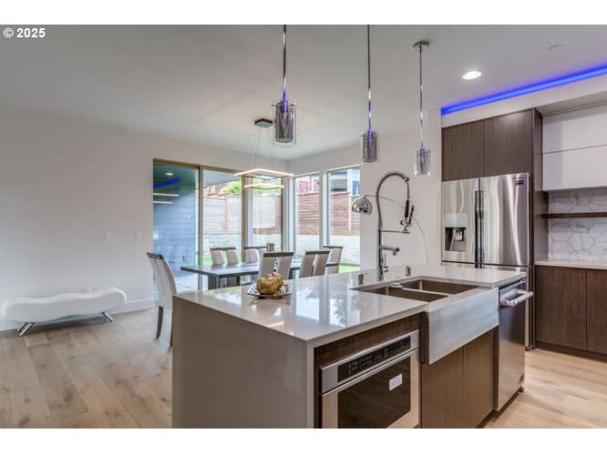 Camas, Washington, 98607, United States, 4 Bedrooms Bedrooms, ,3 BathroomsBathrooms,Residential,For Sale,1826713