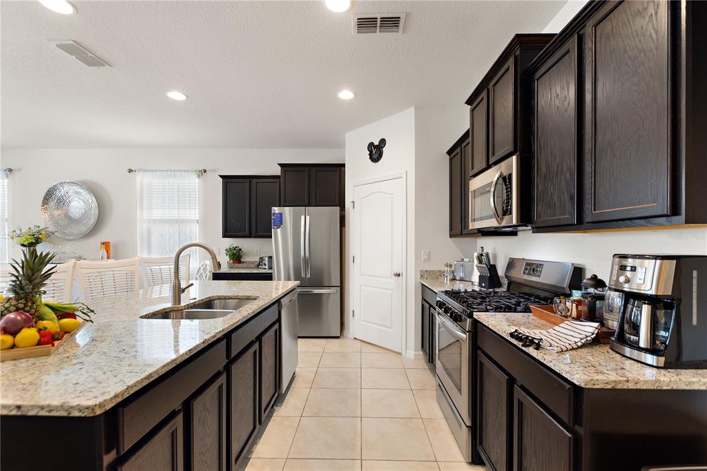 Davenport, Florida, 33837, United States, 7 Bedrooms Bedrooms, ,6 BathroomsBathrooms,Residential,For Sale,1883075