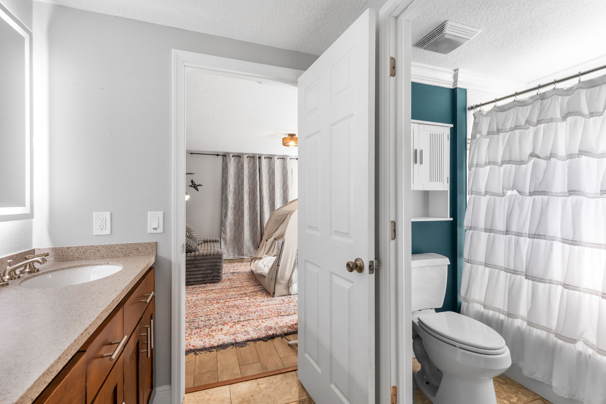 Wesley Chapel, Florida, 33544, United States, 5 Bedrooms Bedrooms, ,5 BathroomsBathrooms,Residential,For Sale,2005912