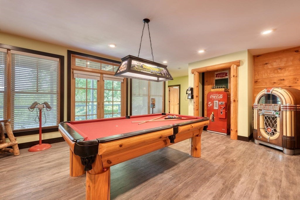Blairsville, Georgia, 30512, United States, 5 Bedrooms Bedrooms, ,6 BathroomsBathrooms,Residential,For Sale,1901332