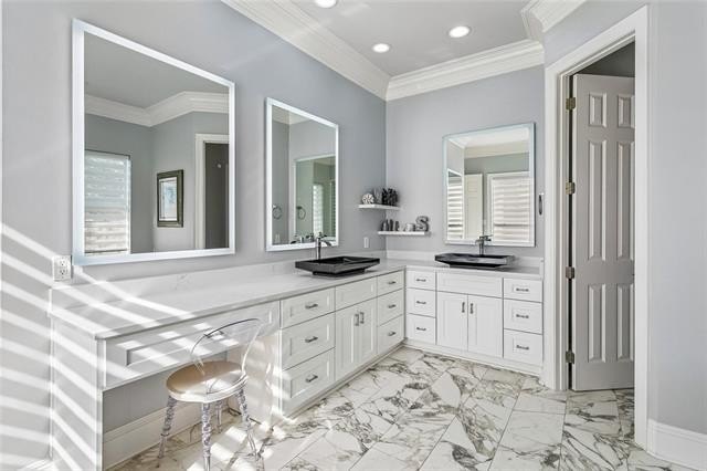 Mandeville, Louisiana, 70471, United States, 5 Bedrooms Bedrooms, ,6 BathroomsBathrooms,Residential,For Sale,2025079
