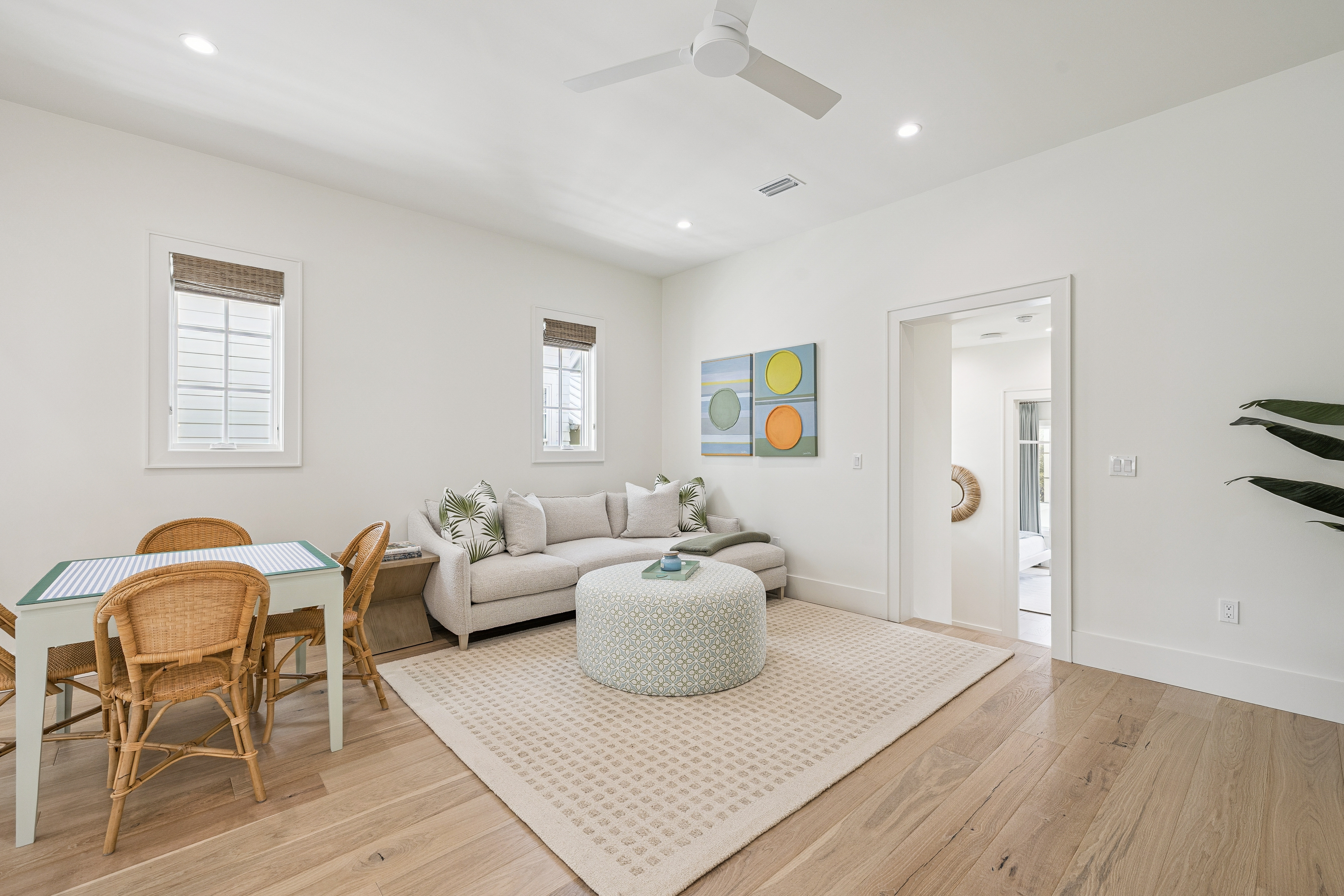  Refined Coastal Residence With Designer Interiors And Exceptional Craftsmanship - 物件實景