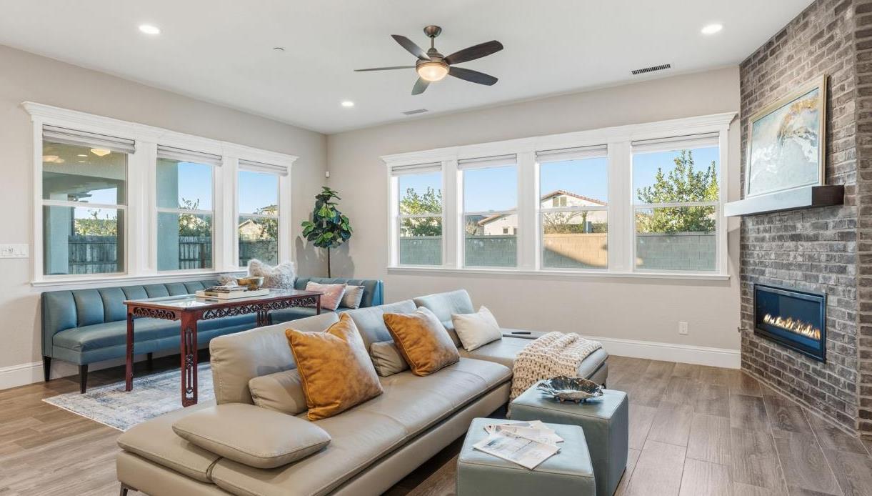 Clovis, California, 93619, United States, 4 Bedrooms Bedrooms, ,4 BathroomsBathrooms,Residential,For Sale,2010816