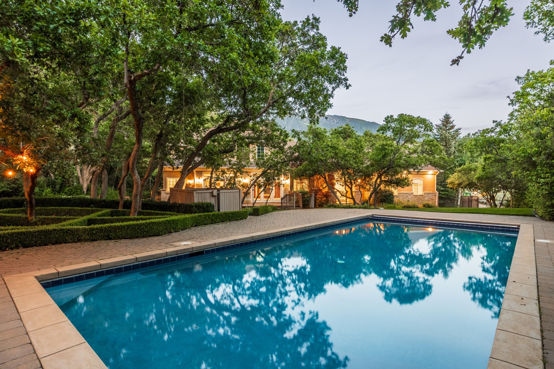  Private Cottonwood Heights Estate with Resort Backyard & Mountain Views - 物件實景