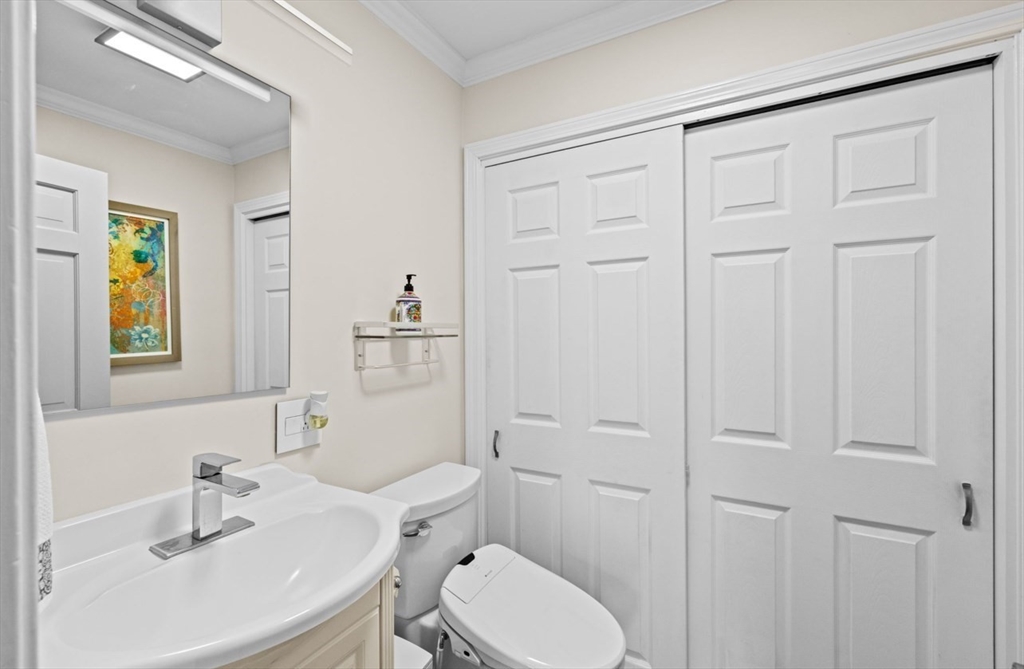 Braintree, Massachusetts, 02184, United States, 5 Bedrooms Bedrooms, ,4 BathroomsBathrooms,Residential,For Sale,1857635